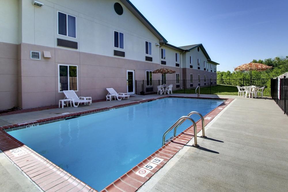 Quality Inn Junction City Near Fort Riley Exteriér fotografie