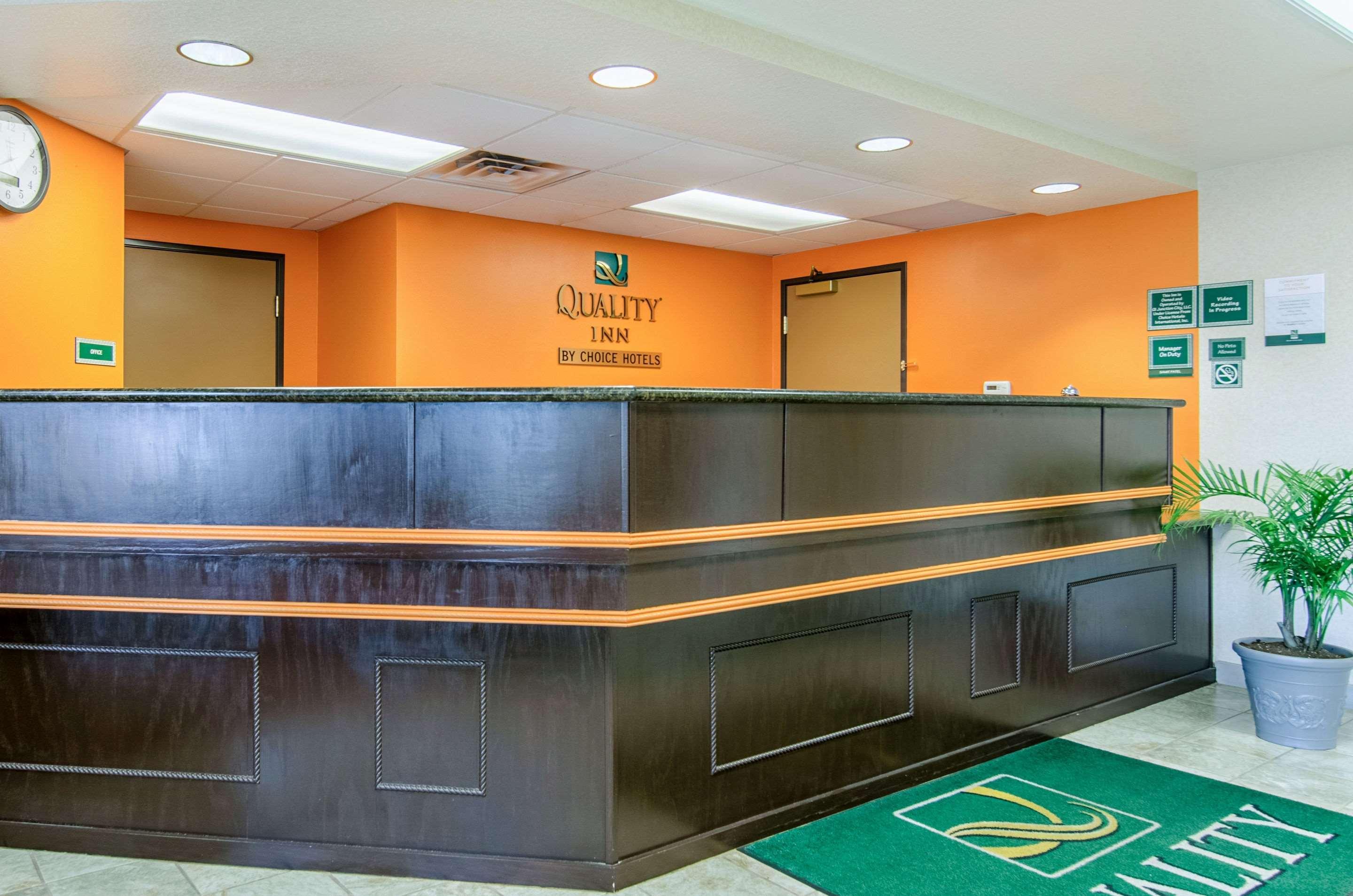 Quality Inn Junction City Near Fort Riley Exteriér fotografie